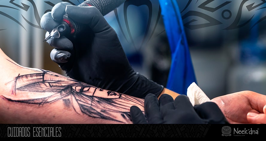 Cómo cuidar un tatuaje recién hecho: consejos esenciales por los profesionales de Neek’dna